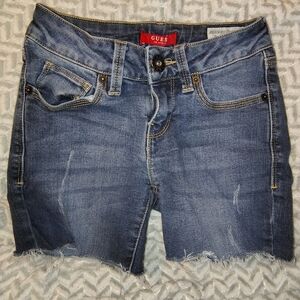 GUESS Girl's Size M Frayed Hem Denim Distressed Shorts